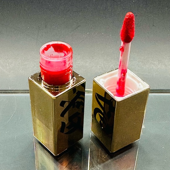 GXVE BY GWEN STEFANI
Original Recipe True Red lip gloss - Picture 5 of 7